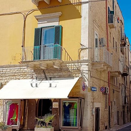 De Lucia Affittacamere - Elegante Appartamento Storico Nel Cuore Della Citta تيرليتسي المظهر الخارجي الصورة