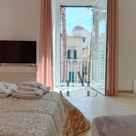 De Lucia Affittacamere - Elegante Appartamento Storico Nel Cuore Della Citta تيرليتسي المظهر الخارجي الصورة