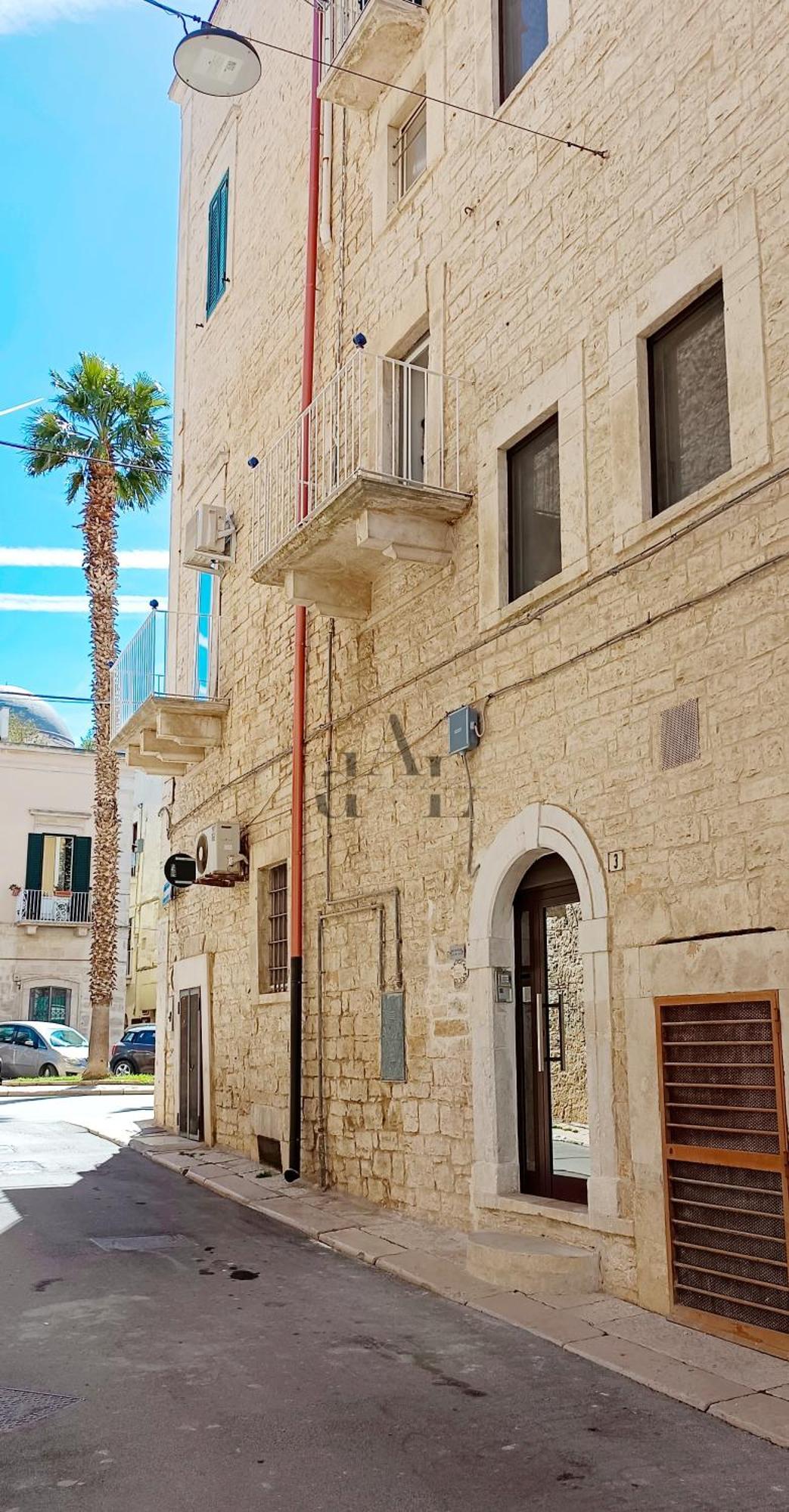 De Lucia Affittacamere - Elegante Appartamento Storico Nel Cuore Della Citta تيرليتسي المظهر الخارجي الصورة
