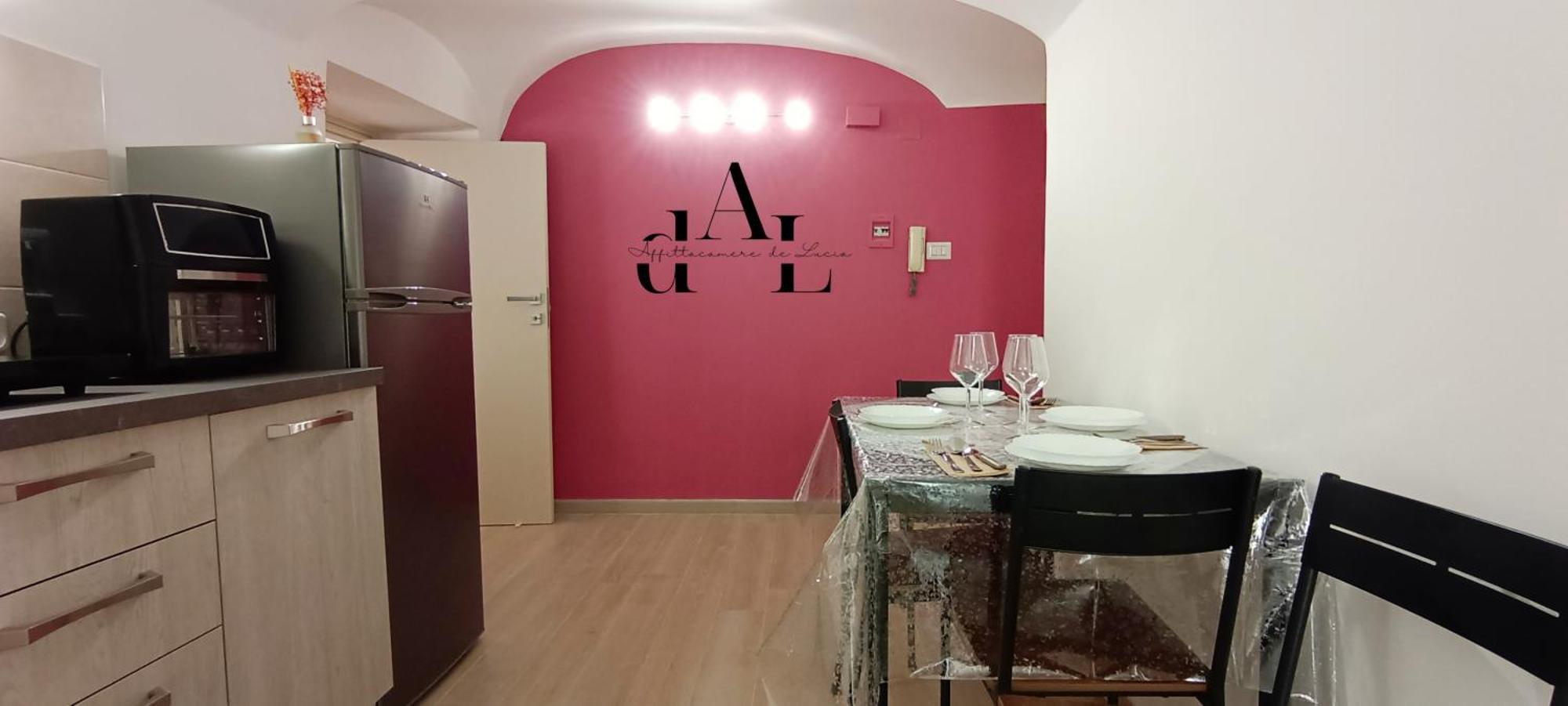 De Lucia Affittacamere - Elegante Appartamento Storico Nel Cuore Della Citta تيرليتسي المظهر الخارجي الصورة
