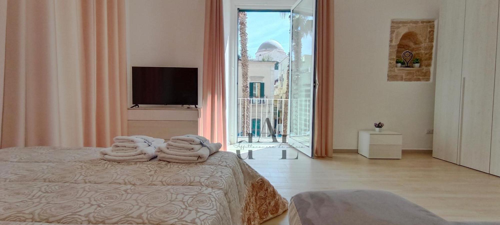 De Lucia Affittacamere - Elegante Appartamento Storico Nel Cuore Della Citta تيرليتسي المظهر الخارجي الصورة